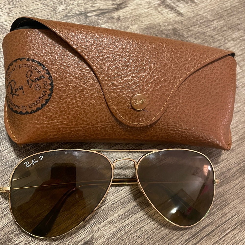 Ray ban polarized aviators gold